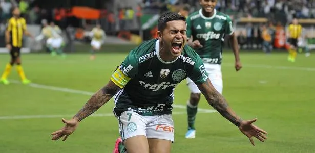 Dudu treina e deve ficar no banco do Palmeiras contra o Atlético-GO Comente