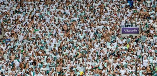 Conselheiros do Palmeiras fazem manifesto em repúdio à FPF e Globo