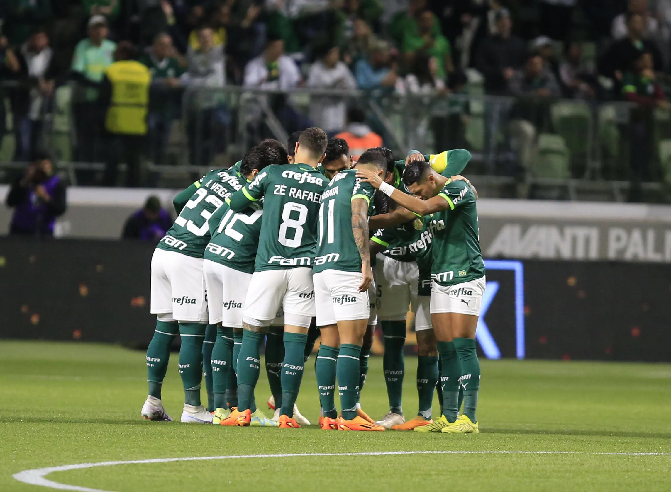 RETORNO DE TITULAR! Palmeiras define a escalação para enfrentar Internacional no Brasileirão