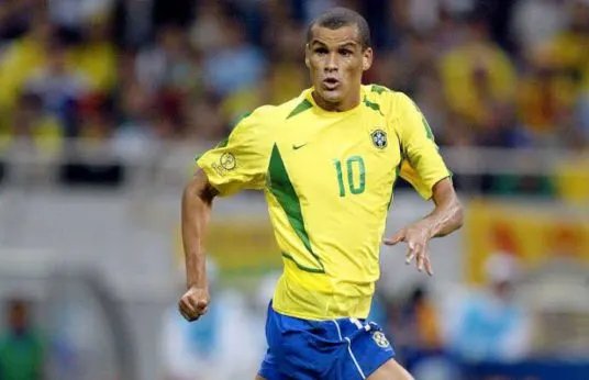 Rivaldo diz que danilo tem características parecidas com as suas