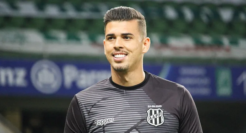 Corinthians conversa com estafe de Ivan, mas ainda não abre negociação com goleiro