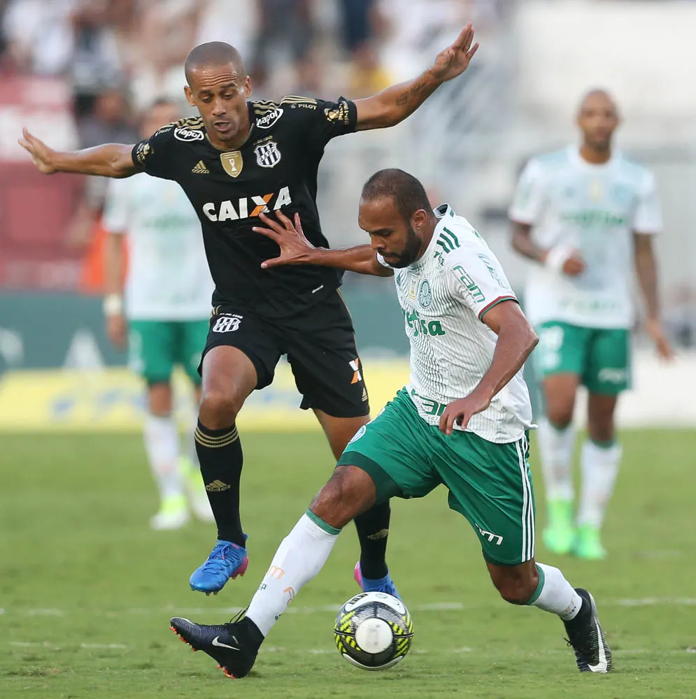 'Perdemos o jogo nos primeiros 8min', diz Alecsandro; Zé Roberto vê 'lição'