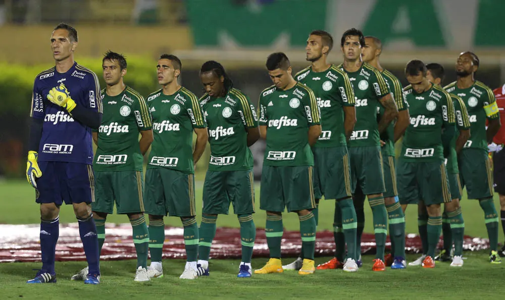 ENQUETE: Em quais posições o Palmeiras precisa se reforçar para 2016 ?