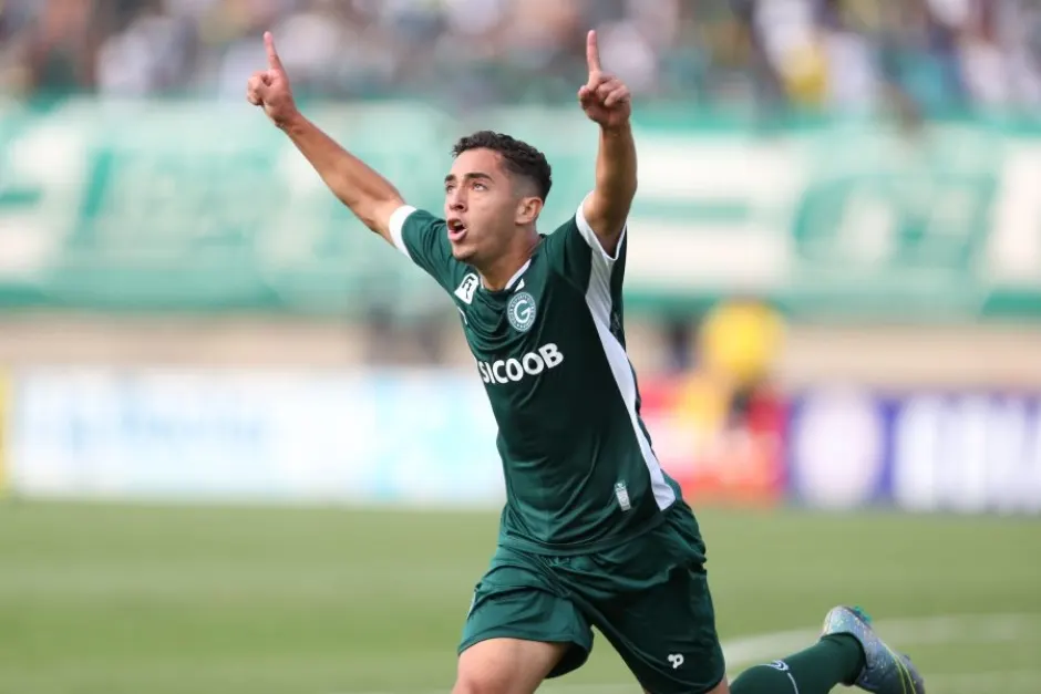 [COMENTE] Léo Sena seria um bom reforço para o meio-campo do Palmeiras?