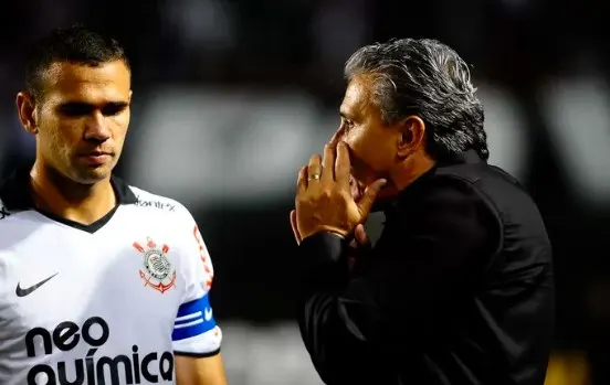 Pai de Castán diz que ainda negocia com o Corinthians, mas nega avanço