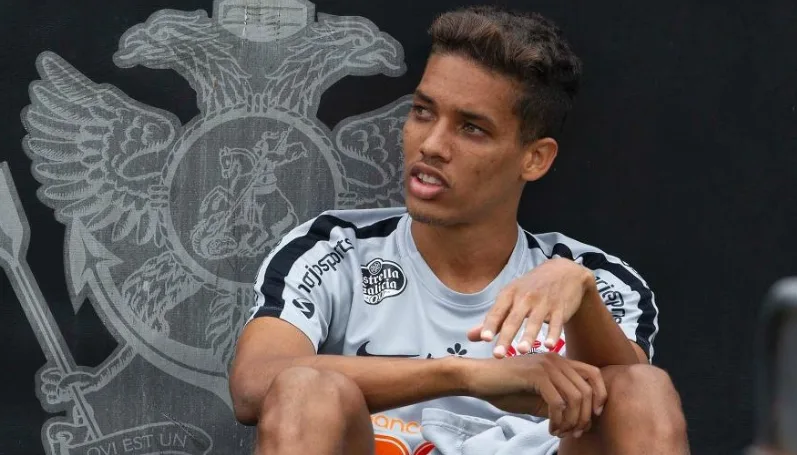 Corinthians descarta volta de Pedrinho e já espera R$ 25 milhões em agosto