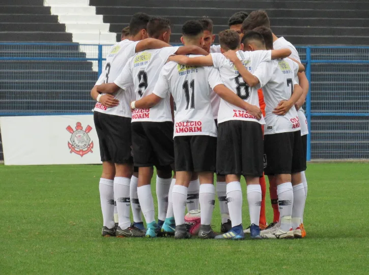 Resumo da base: Corinthians tem fim de semana de goleadas e classificação antecipada