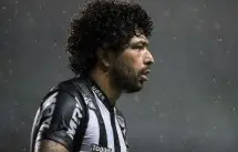 Mesmo com impasse, estafe de Luan vê chances de ida ao Corinthians