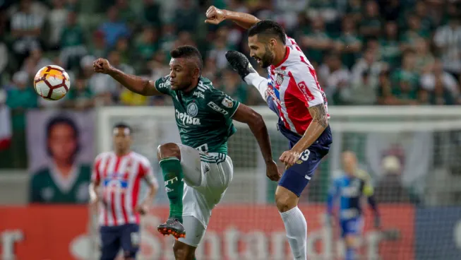 Adversário do Palmeiras na Libertadores confirma reforço de seleção do Chile