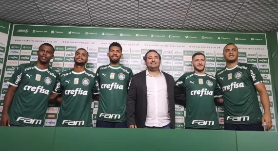 Sem apresentação convencional, Palmeiras 