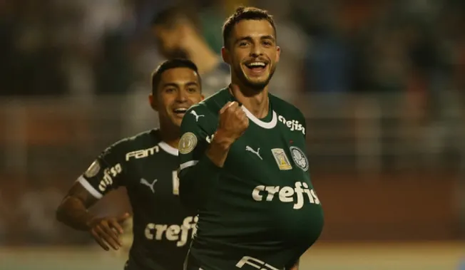 Hyoran comemora gol em sua 50ª partida com a camisa do Palmeiras