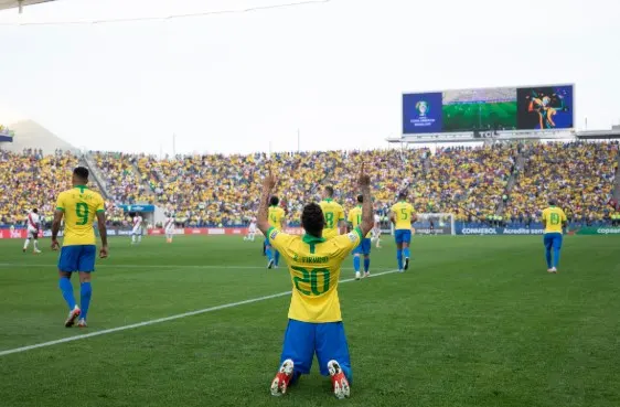 Na Arena Corinthians, Seleção Brasileira goleia Peru e garante classificação para as quartas de final da Copa América