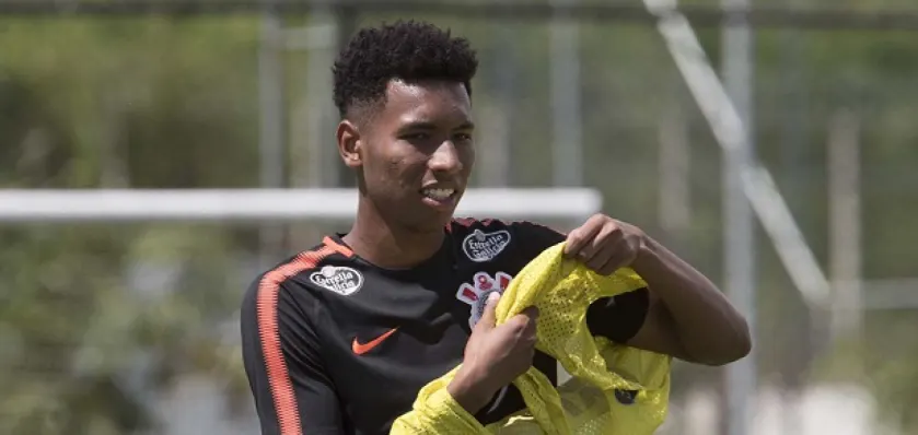 Corinthians compra Warian, estende contrato, mas quer emprestá-lo