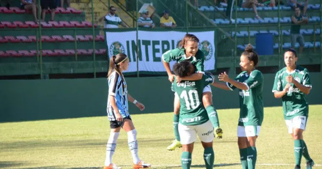 Palmeiras vence Grêmio, segue 100% e lidera grupo no Brasileiro feminino