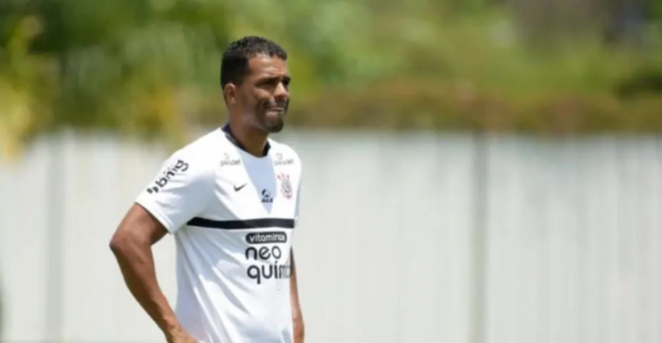 Corinthians pode negociar zagueiro com o Internacional