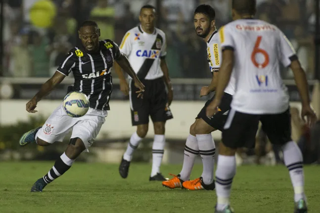 Há três anos, Corinthians empatava com Vasco e era hexacampeão brasileiro