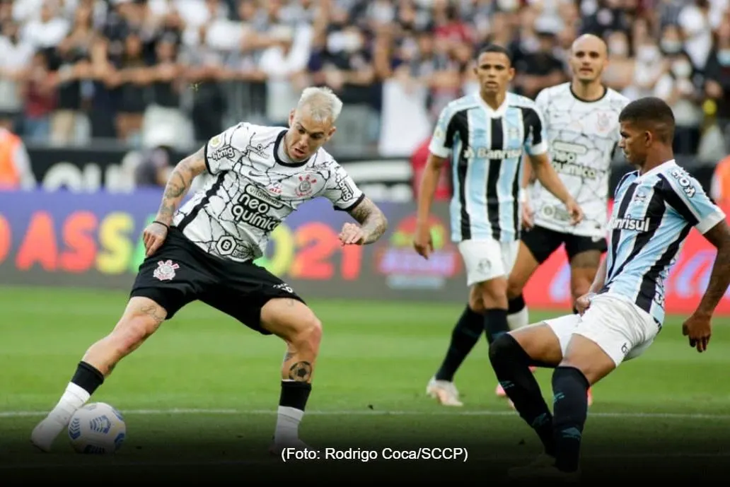 Guedes: Faltou sintonia do time do Corinthians com o desejo da torcida