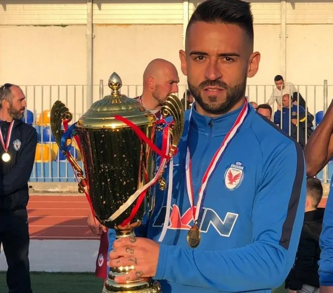 Campeão na Grécia, Ricardinho projeta crescimento no futebol europeu