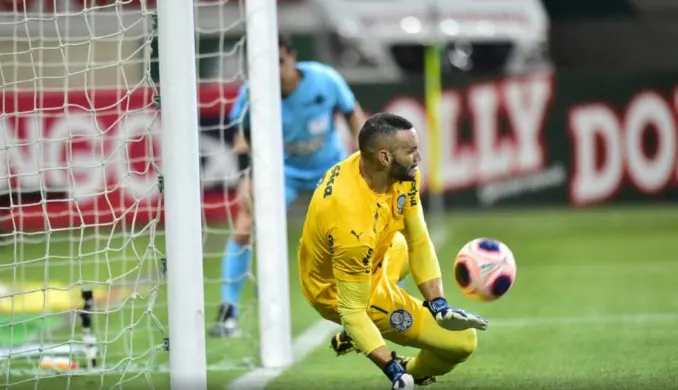 Weverton nega influência da arbitragem na final, mas admite que se preocupava com “histórico