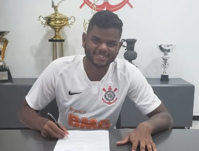 Artilheiro do sub-20 assina com o Corinthians até dezembro de 2021