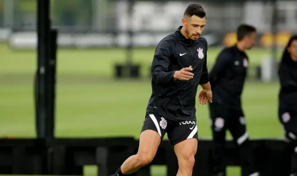 Confira a provável escalação do Corinthians: Giuliano participa de treino inteiro e deve enfrentar o Grêmio