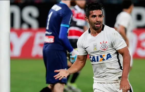 [ENQUETE] Guilherme tem espaço na equipe titular do Timão?