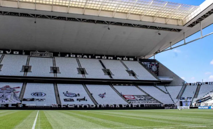 Corinthians vai à Justiça para não pagar meia-entrada e pede devolução