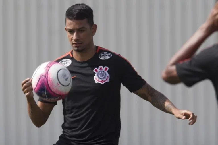 Segundo portal, Lucca pode deixar o Corinthians