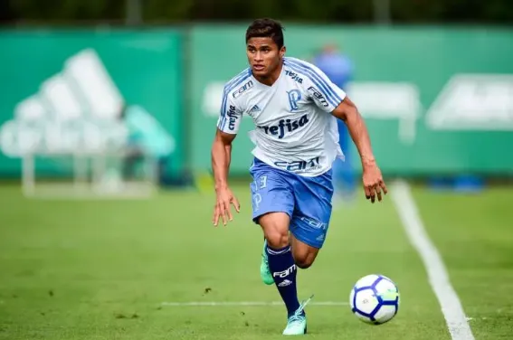 Palmeiras acerta empréstimo do atacante Yan para o Sport