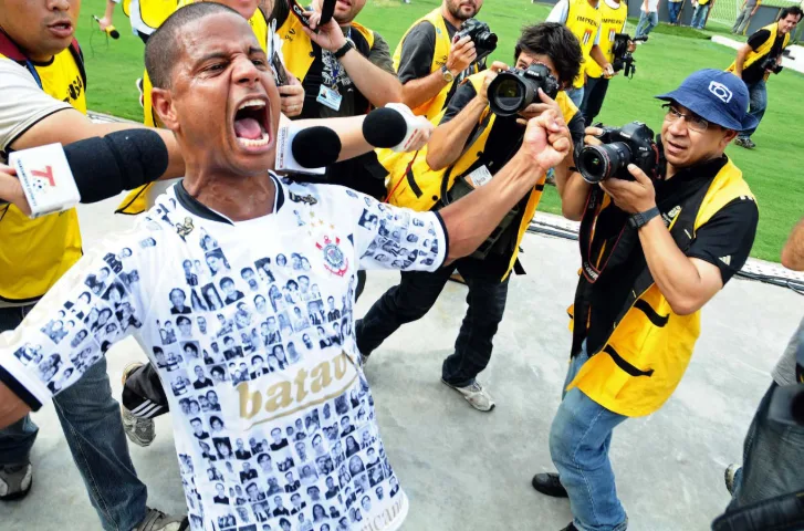 Há 17 anos, Marcelinho Carioca marcava seu último gol pelo Corinthians