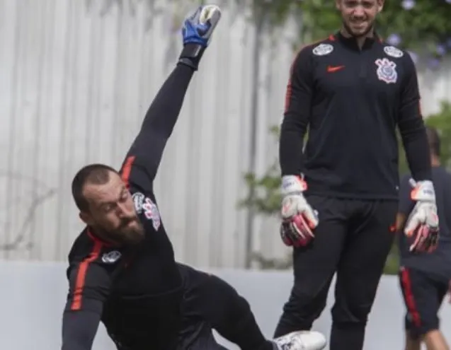 Walter comemora retorno ao Corinthians após quatro meses de recuperação