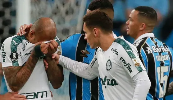 [ENQUETE]: Para você, Felipe fará falta na partida de volta contra o Grêmio?