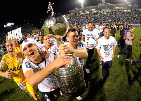 Há 43 anos, Timão vencia pela primeira vez na Libertadores