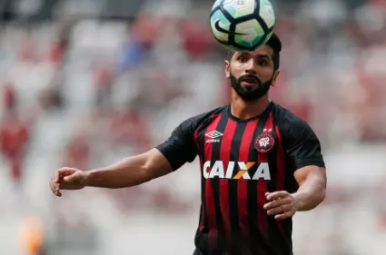 Corinthians empresta Guilherme ao Bahia e zera dívida por Juninho Capixaba