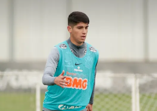 Com Luan praticamente fora do Derby, briga no meio-campo do Corinthians se acirra