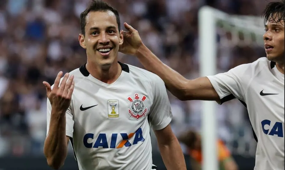 Rodriguinho não descarta saída do Corinthians 