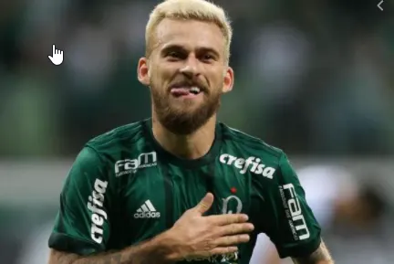 Torcedores criticam Lucas Lima por atuação apagada na internet