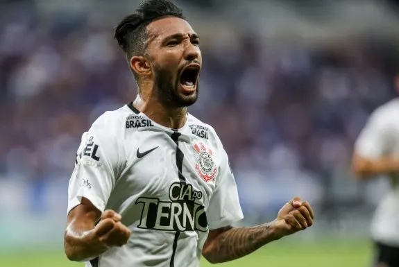 Clayson vê jogo atípico do Corinthians por expulsão de Cássio