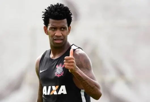 Gil sugere retorno ao Corinthians pelo Instagram: “Tô voltando”