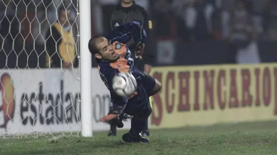 Após bi da Libertadores, Weverton vê Marcos como maior da história no Palmeiras