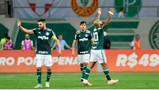 Palmeiras faz a lição de casa, vence o Fluminense  e fica com a mão na taça