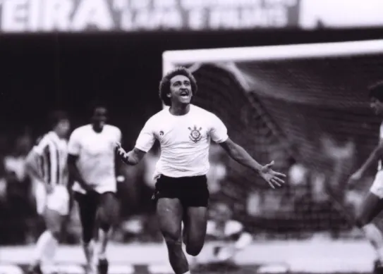 Há exatamente 42 anos, Biro-Biro marcava seu primeiro gol pelo Corinthians