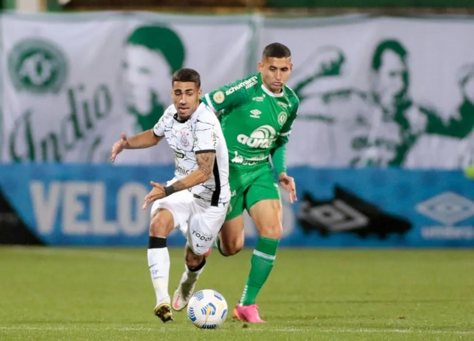 Corinthians recebe a Chapecoense em partida que marca a volta de 100% do público na Neo Química Arena