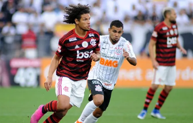 Corinthians e Fla fazem clássico da desigualdade dentro e fora do campo