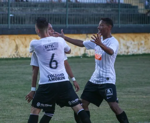 Corinthians bate Fluminense na estreia do Brasileirão Sub-20