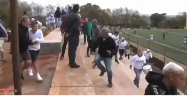 Violência: Torcedores do São Paulo fazem emboscada à torcida do Corinthians em jogo do sub-15