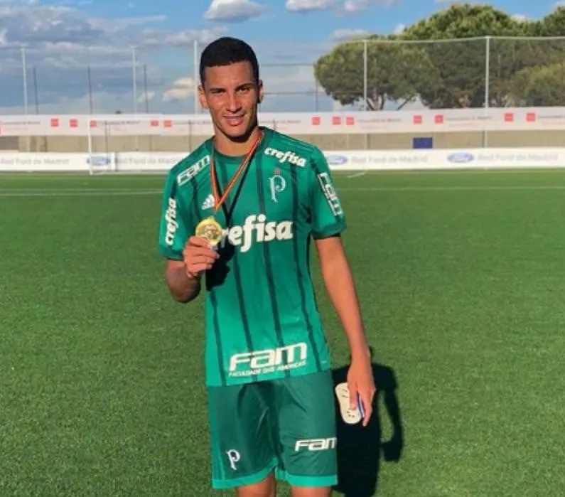 Zagueiro vibra com Mundial sub-17 do Verdão e ida à Seleção