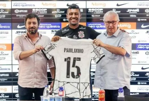 Paulinho sobre saída do Al-Ahli: Encontrei situações que não estou acostumado