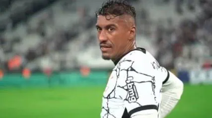 Corinthians suspende uso de marca da Taunsa após atraso em pagamento de Paulinho