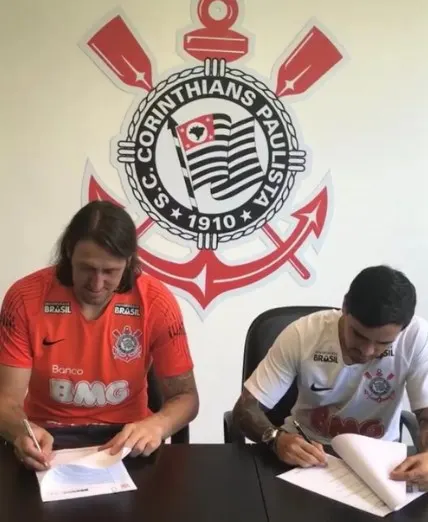 Corinthians renova com Cássio e Fagner por três temporadas